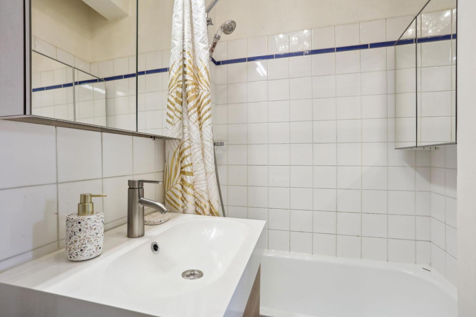 Eiffel Tower & Faubourg - 1Br - Cityapartmentstay Paris Dış mekan fotoğraf